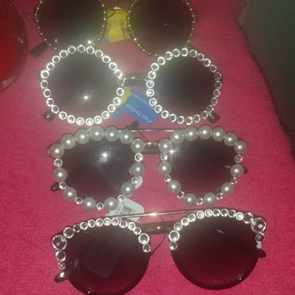 Sun glasses - Picture 1 of 2